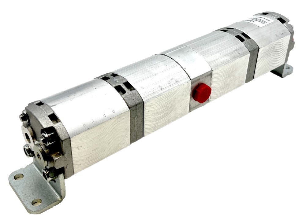 1SF Group One Geared Flow Divider Left/Right/Centre Inlet, 4 Way, 13L/Min, 1.2cc/Rev 1SF Group One Geared Flow Divider Left/Right/Centre Inlet, 4 Way, 13L/Min, 1.2cc/Rev