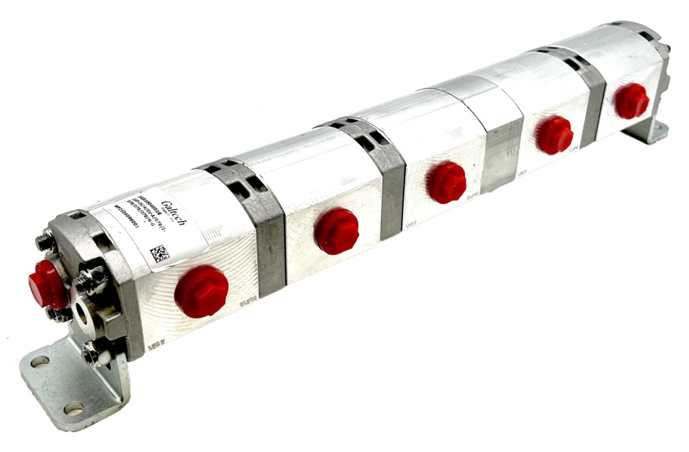 1SF Group One Geared Flow Divider Left/Right/Centre Inlet, 5 Way, 16.25L/Min, 1.2cc/Rev