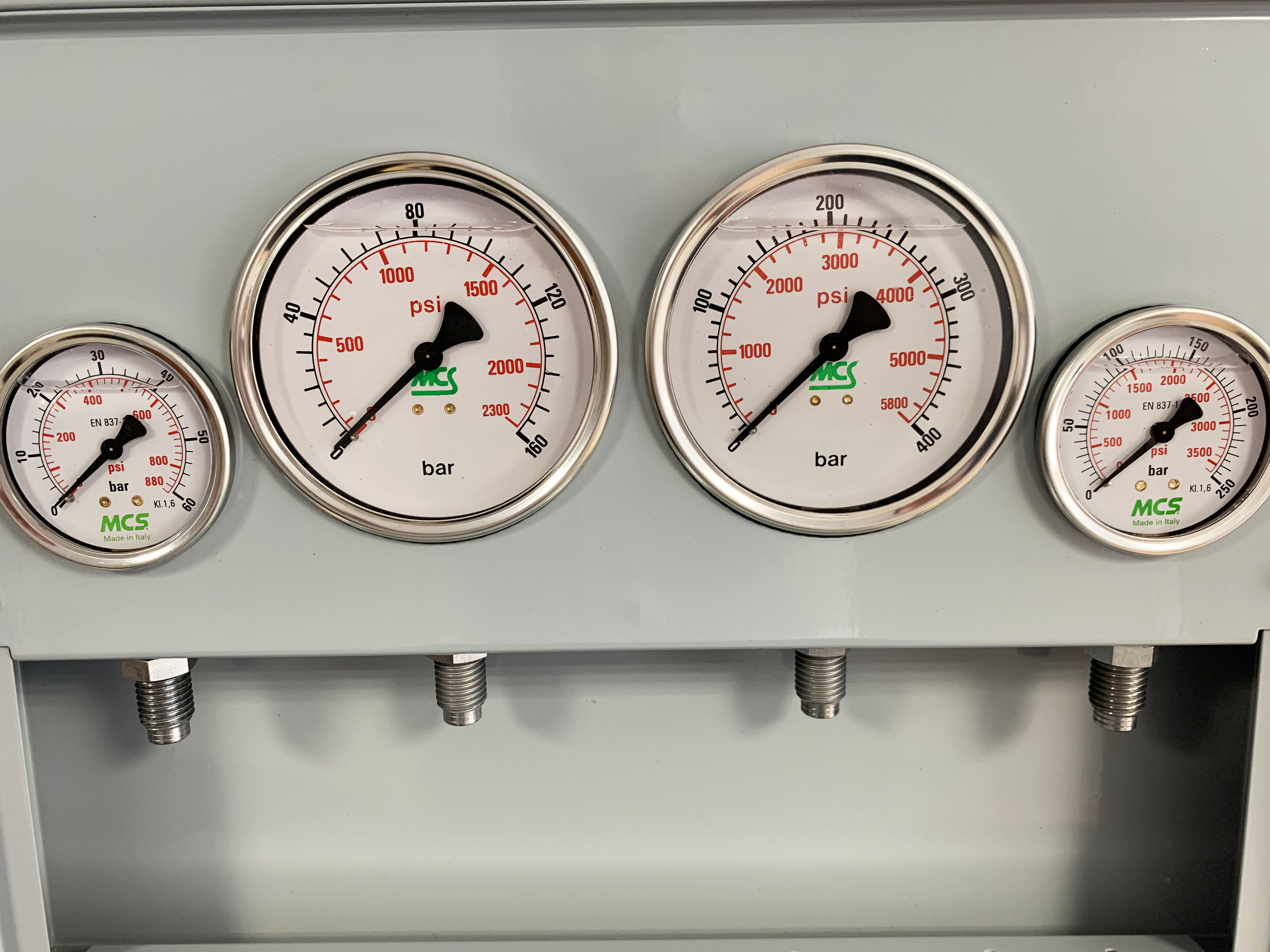 MCS Metal Pressure Test Kit, 2 X 63mm & 2 X 100mm Pressure Gauges & 4 X Micro Hose